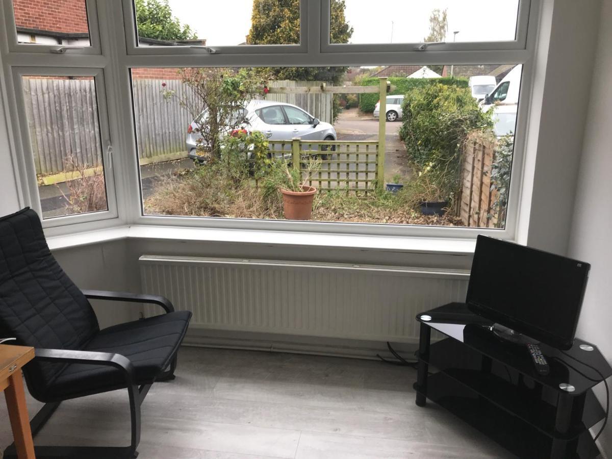 2 Bedroom Garden Apartment Cheltenham Kültér fotó