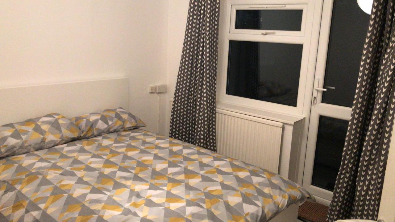 2 Bedroom Garden Apartment Cheltenham Kültér fotó